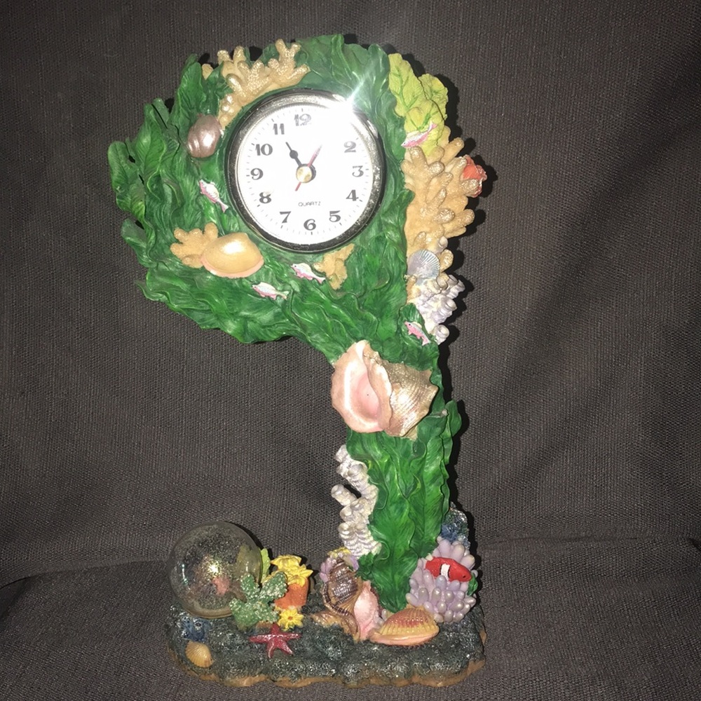 Clock - Picture 2 of 6